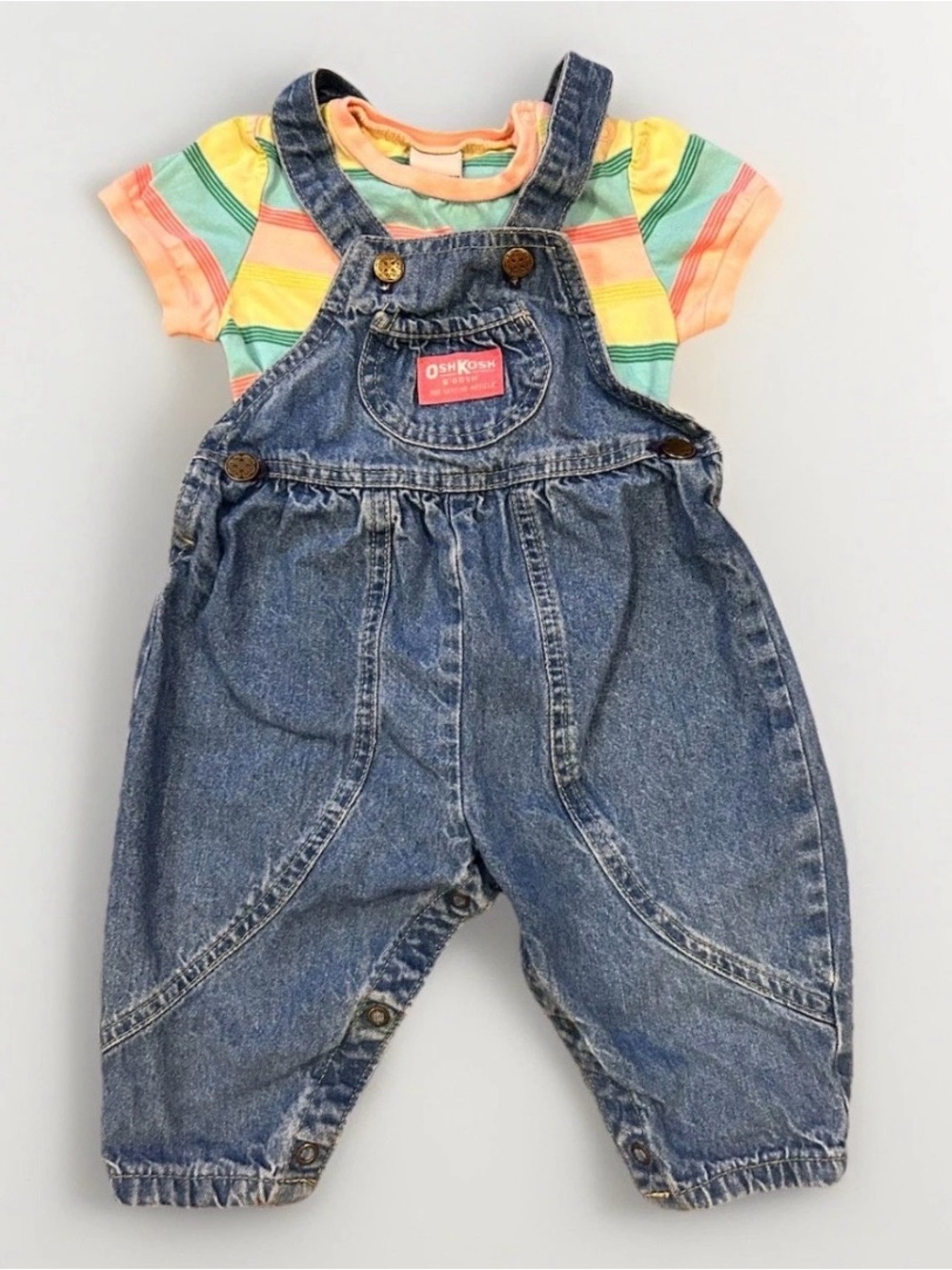 Baby Girl Oshkosh B’gosh 18 Months Bibs & top Y2K